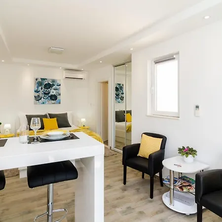 Summer Wave - Studio With Terrace دوبروفينك